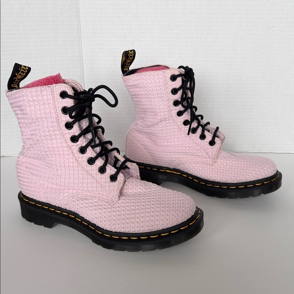 Dr. Martens Page WC Boots Women's Sz 7 Waffle Cotton Bubblegum Pink Combat Rare - Picture 4 of 10